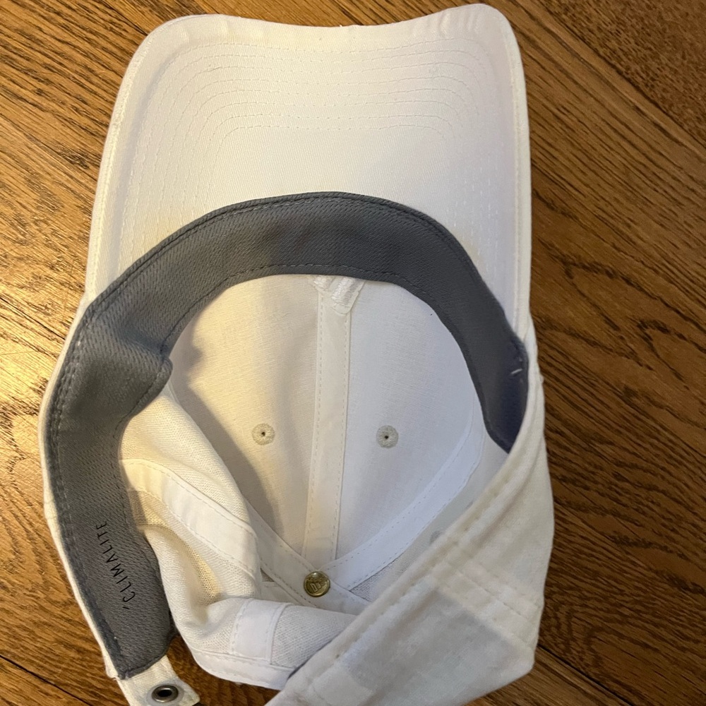 Adidas cream colored embroidered hat - Picture 3 of 5